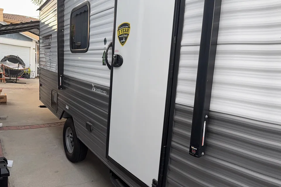 Adventure in nature Coachmen 17B Coleman Travel Trailer