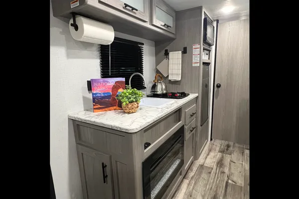 Alex's Coleman 17b Travel Trailer