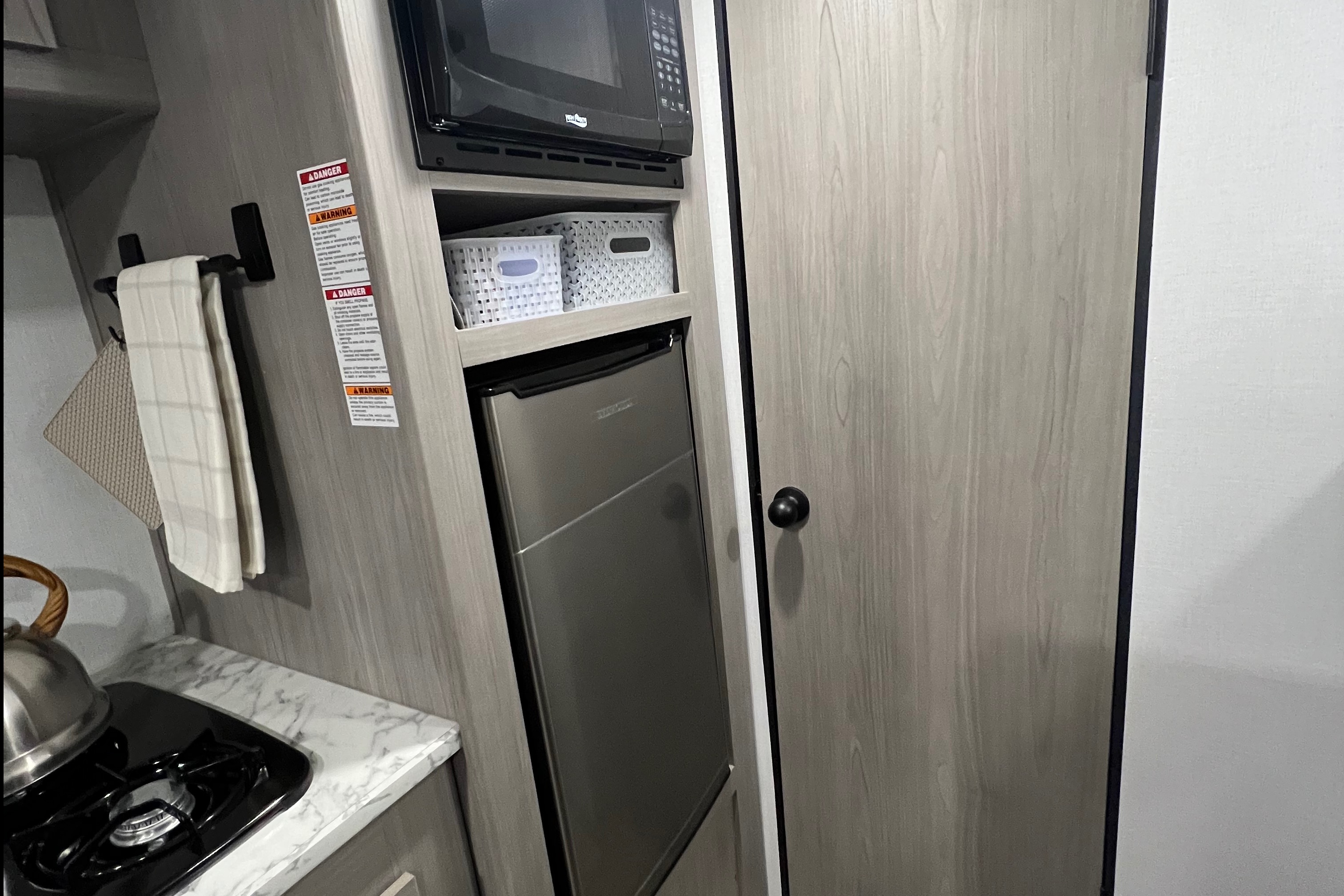 Alex's Coleman 17b Travel Trailer