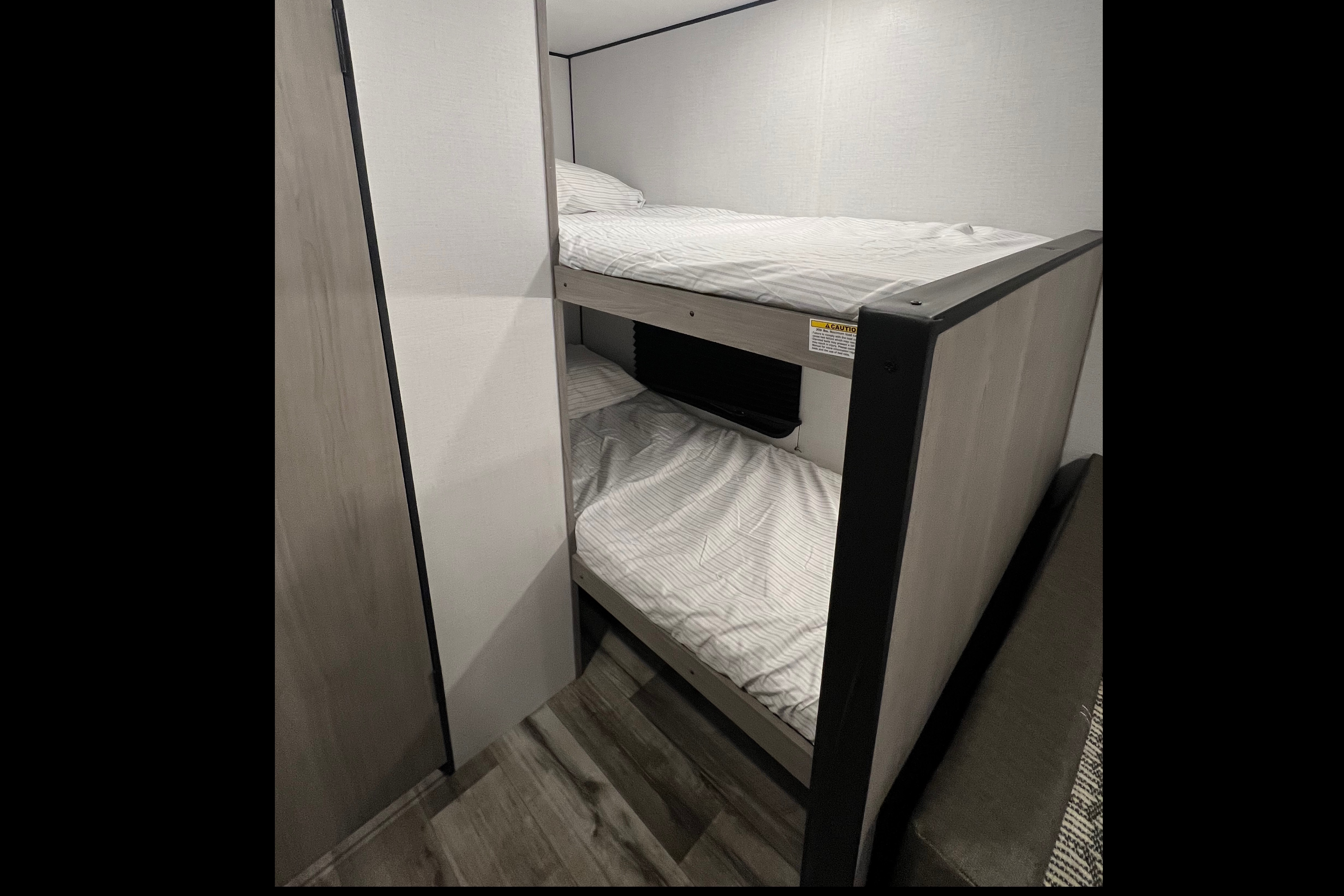Alex's Coleman 17b Travel Trailer