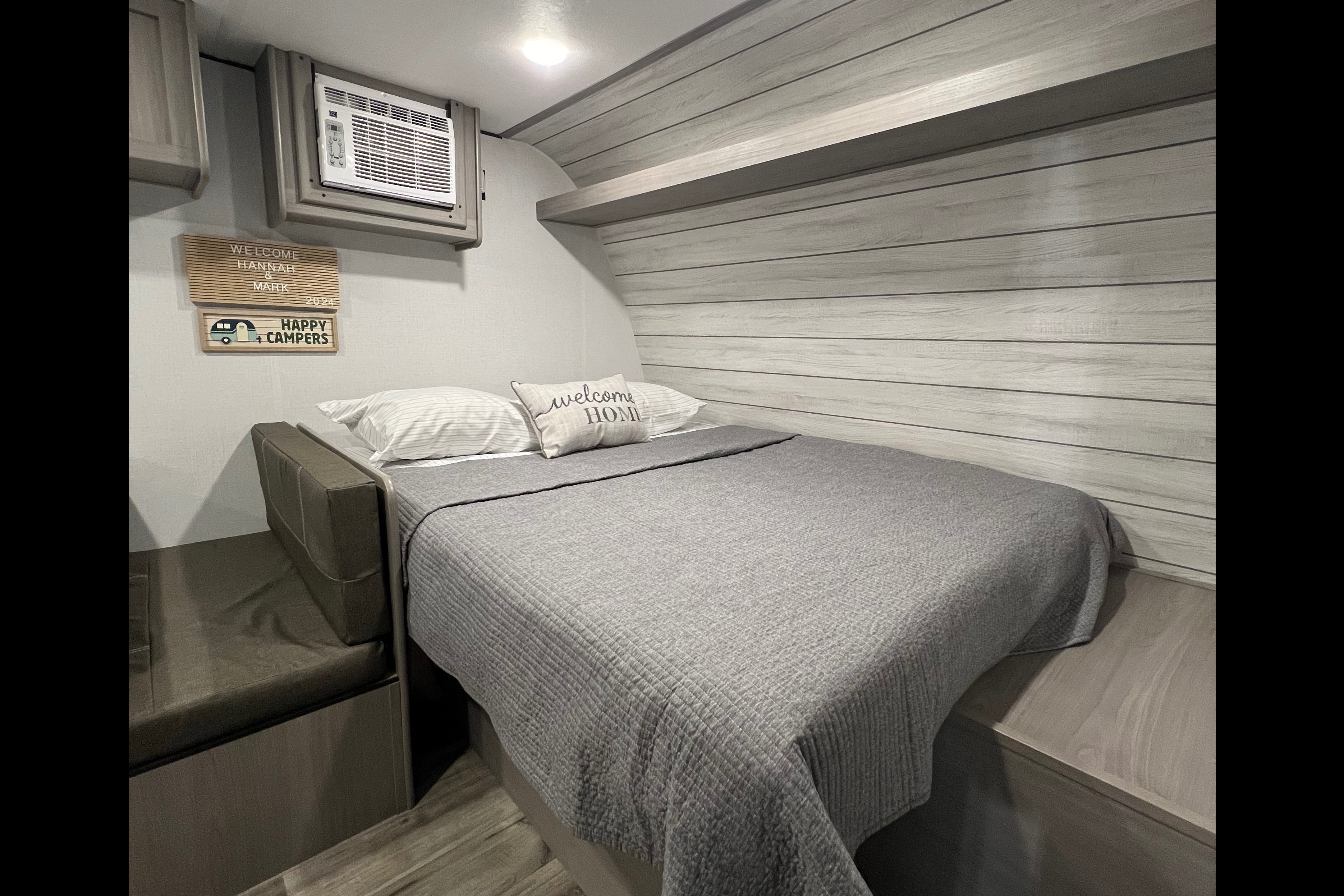 Alex's Coleman 17b Travel Trailer