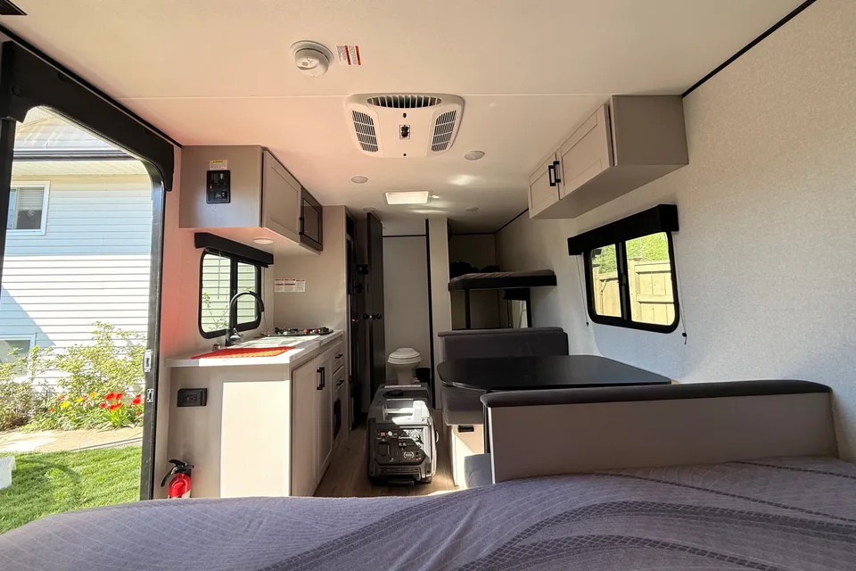 Eric's Jayco 2026 featherlite Travel Trailer
