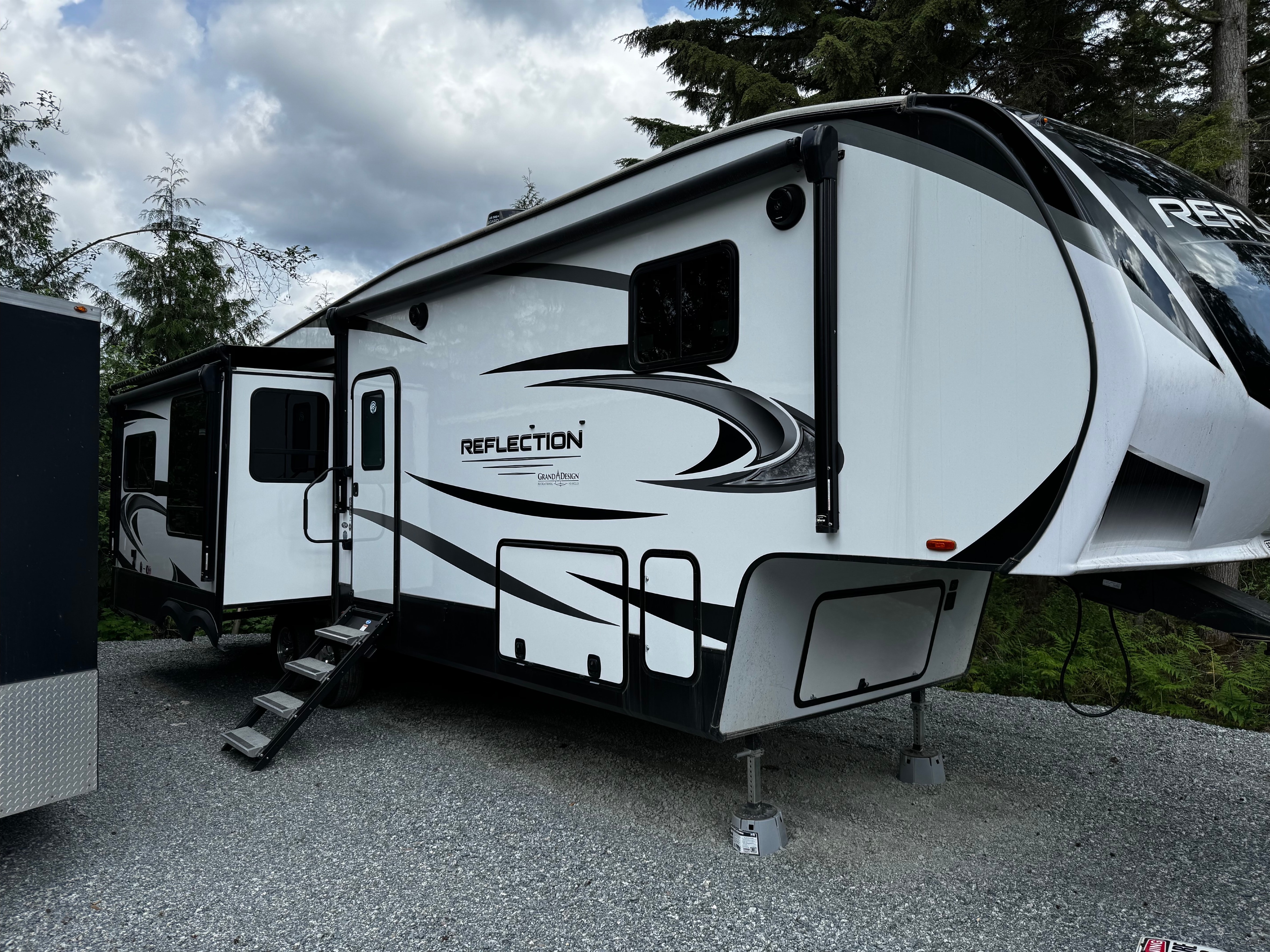 Sam's luxury Grand Design 337RLS Fifth Wheel