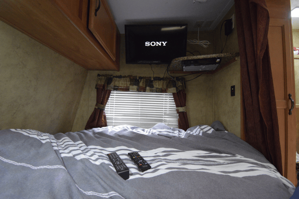 TRAVEL TRAILER or TOYHAULER you decide?