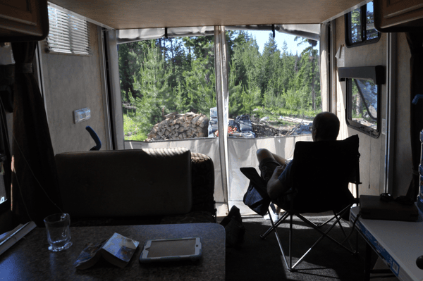 TRAVEL TRAILER or TOYHAULER you decide?