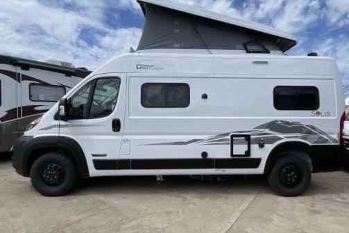 Forman Winnebago Solis 59P Class B