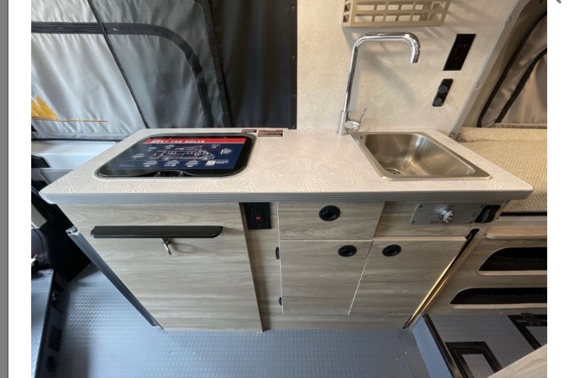 Forman Winnebago Solis 59P Class B