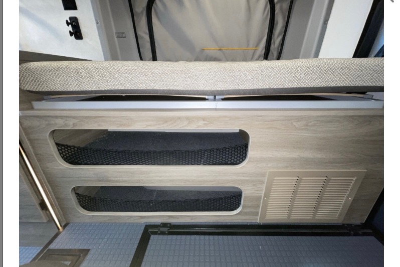 Forman Winnebago Solis 59P Class B
