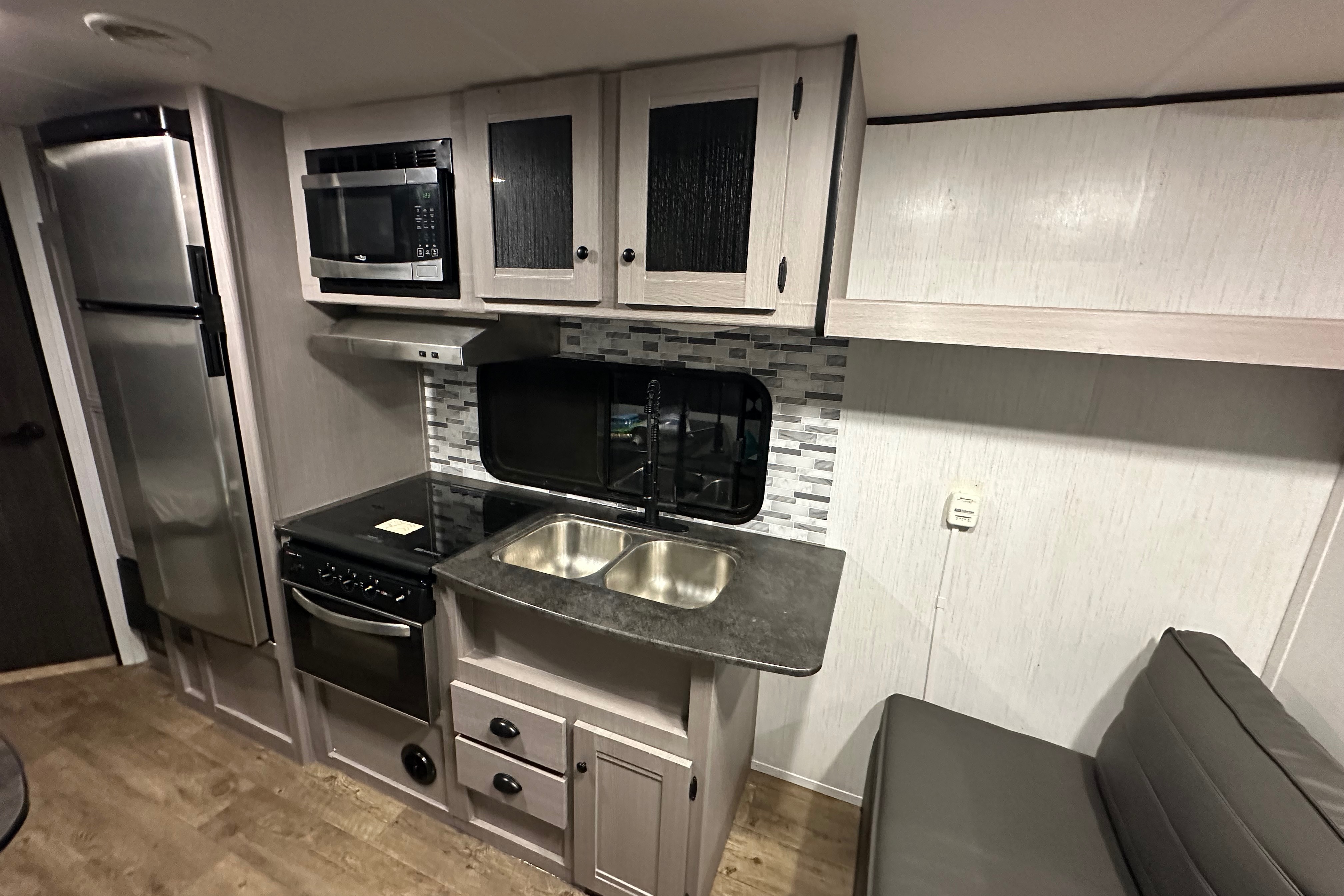 Sleeps 9 - 2022 Heartland Travel Trailer