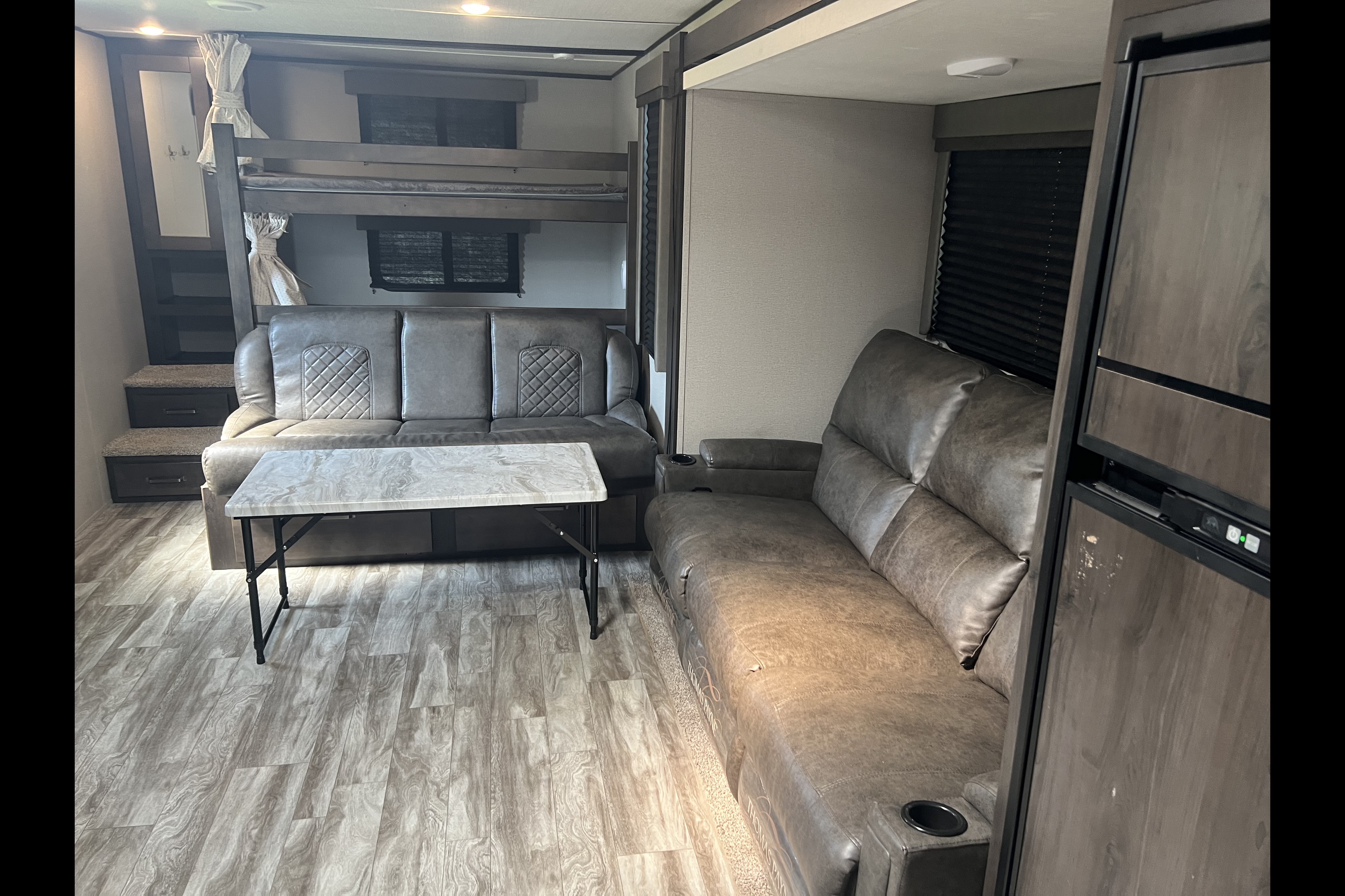 Fireside RV Memory Maker – Family Bunkhouse