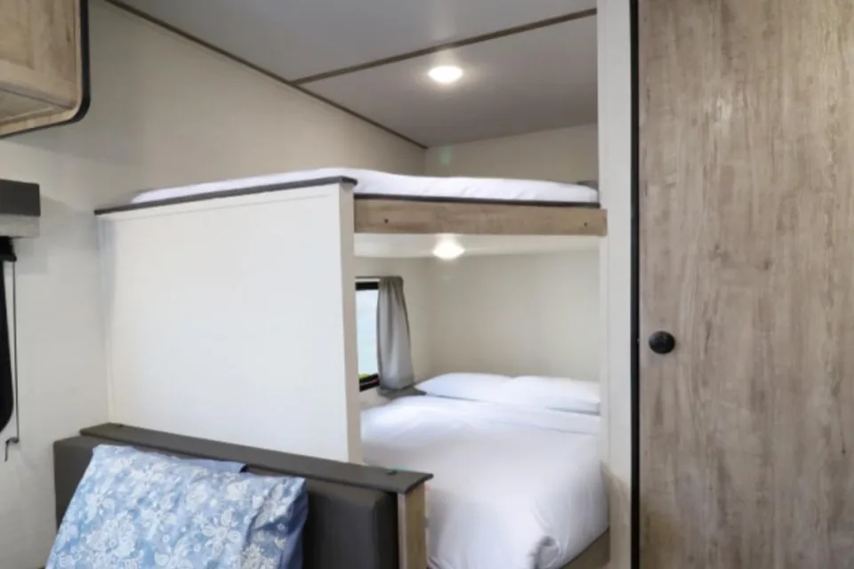 FAMILY Grand River 25BH Travel Trailer
