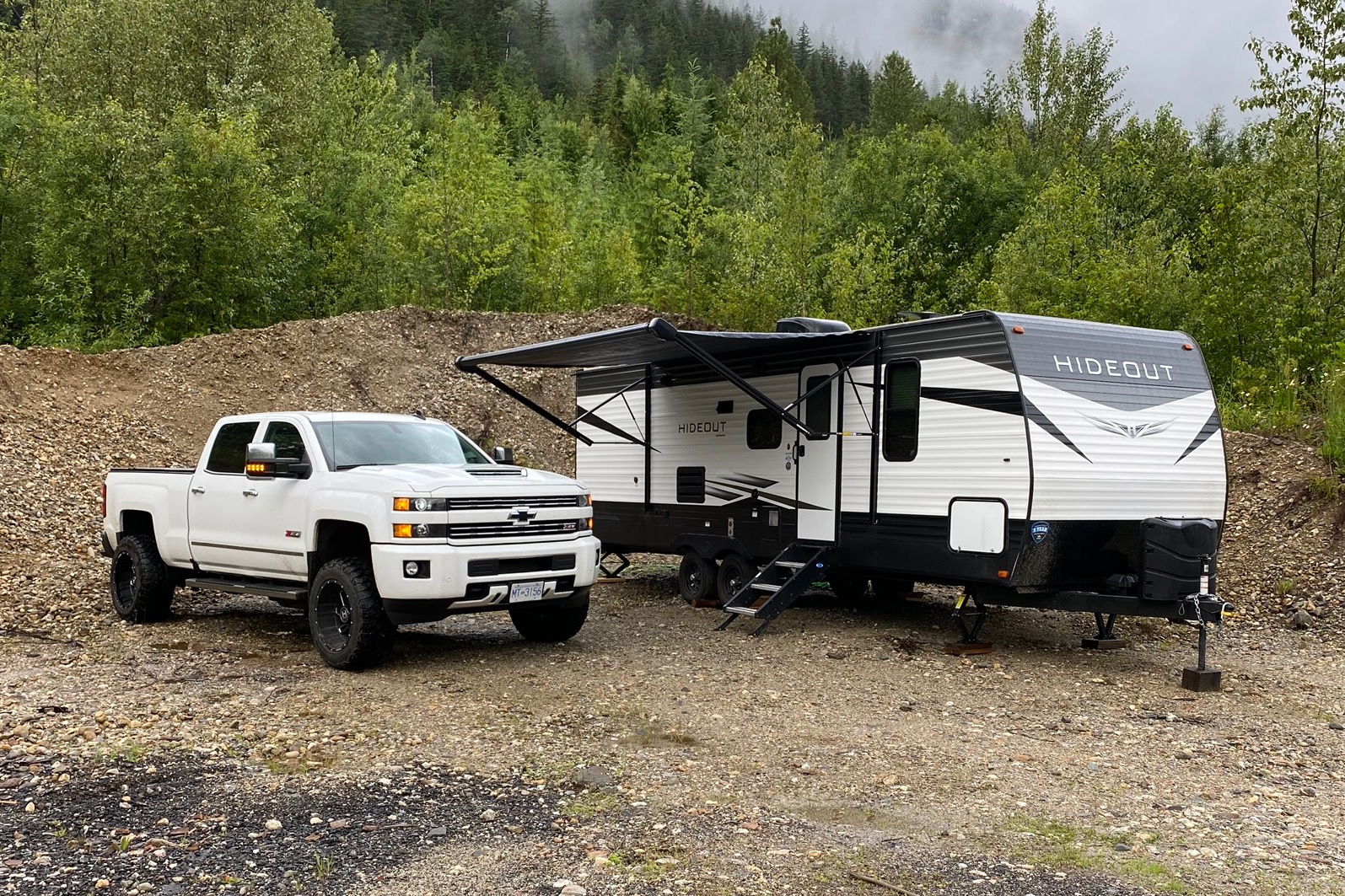 Caleb 's Keystone 26’ Hideout Travel Trailer