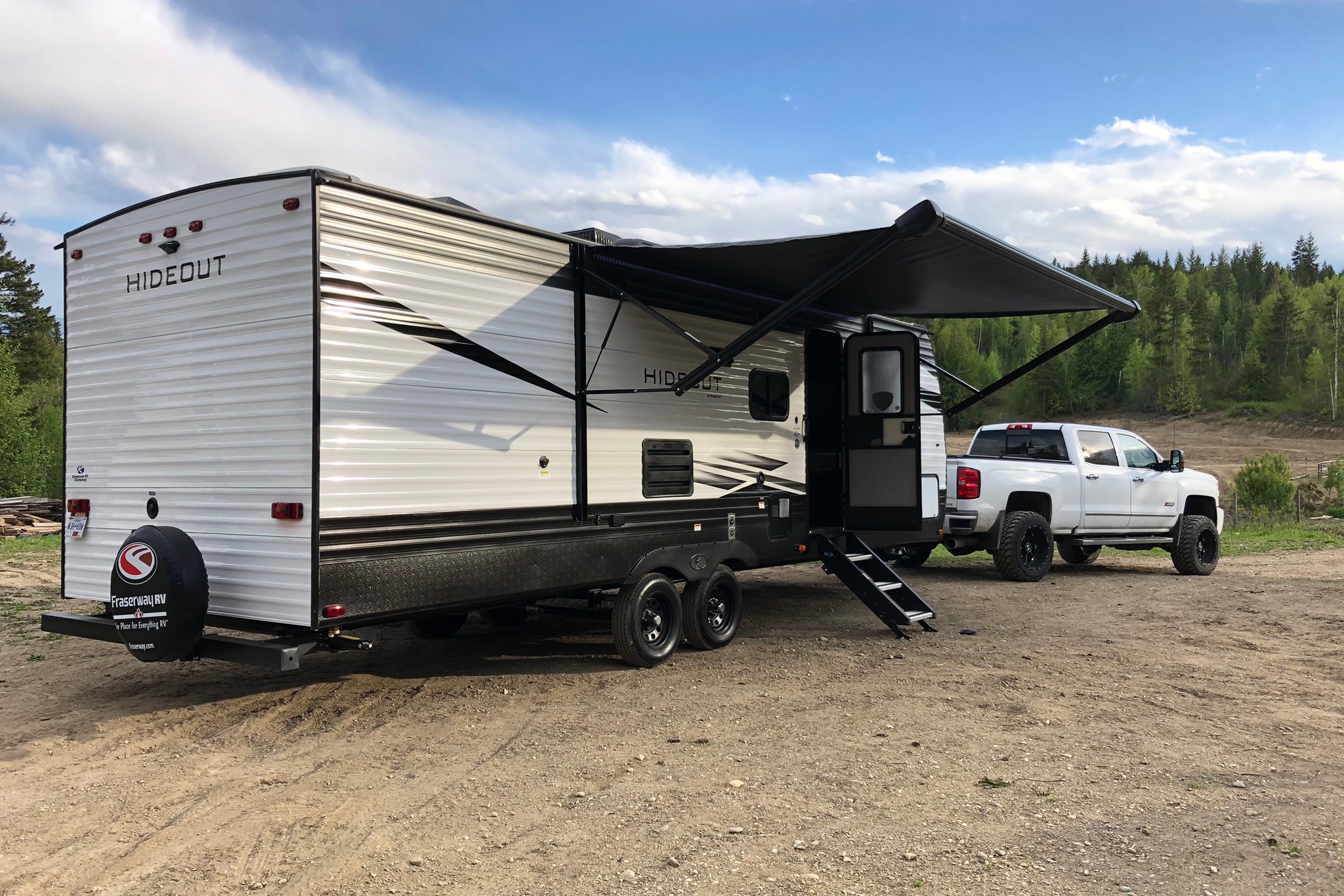 Caleb 's Keystone 26’ Hideout Travel Trailer