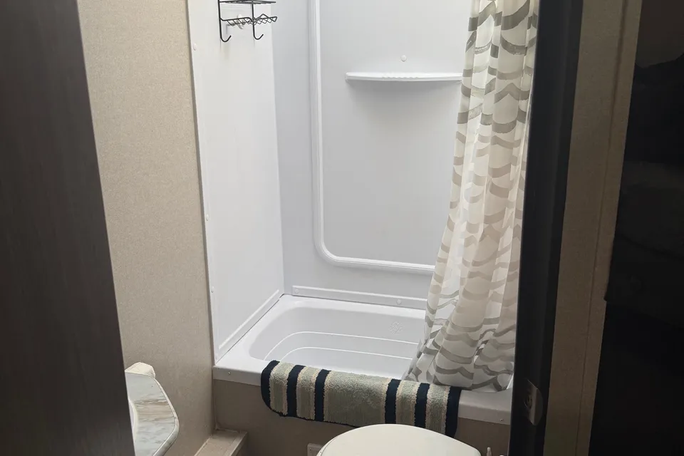 Caleb 's Keystone 26’ Hideout Travel Trailer