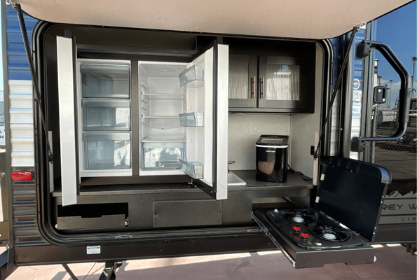 Grey Wolf Black Label Limited Bunk House W/Outdoor Kitchen - Sleeps 9