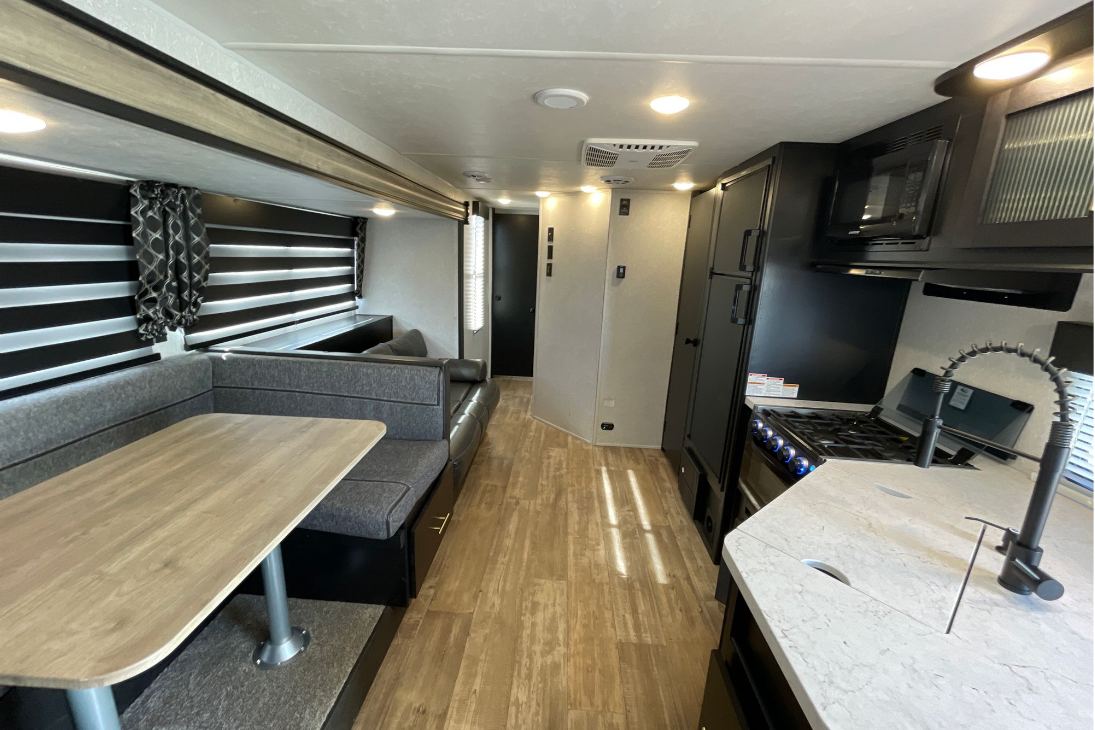 Grey Wolf Black Label Limited Bunk House W/Outdoor Kitchen - Sleeps 9