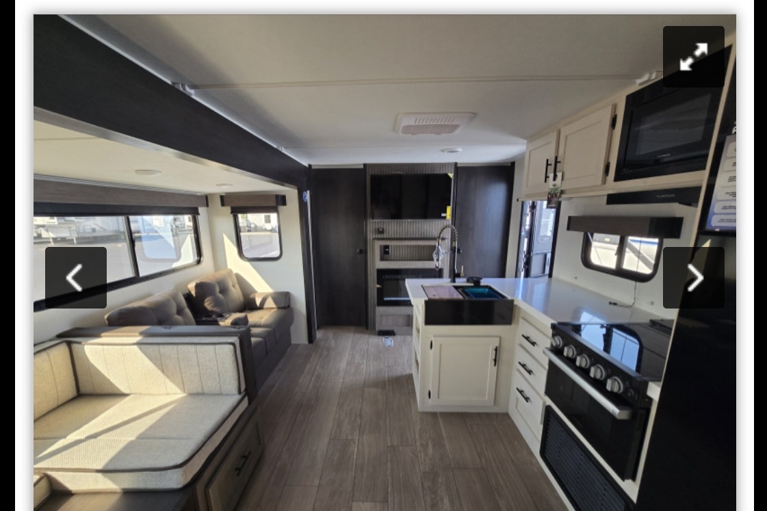 Forest River Alpha Wolf 280QBS-L Travel Trailer SHS-02