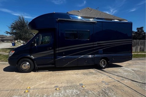 Ash's Winnebago 24j Class C