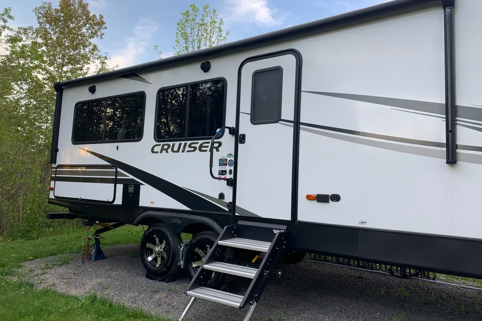 Kenneth's Crossroads Cruiser Aire Travel Trailer
