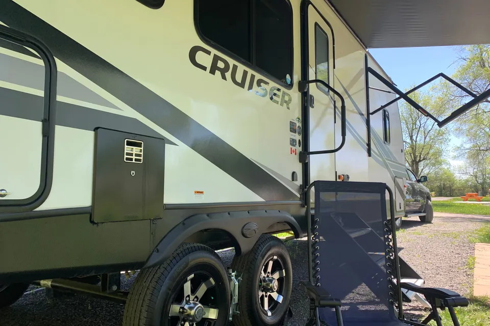 Kenneth's Crossroads Cruiser Aire Travel Trailer
