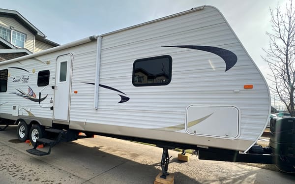 Happy Campers Sunset Creek Sport
