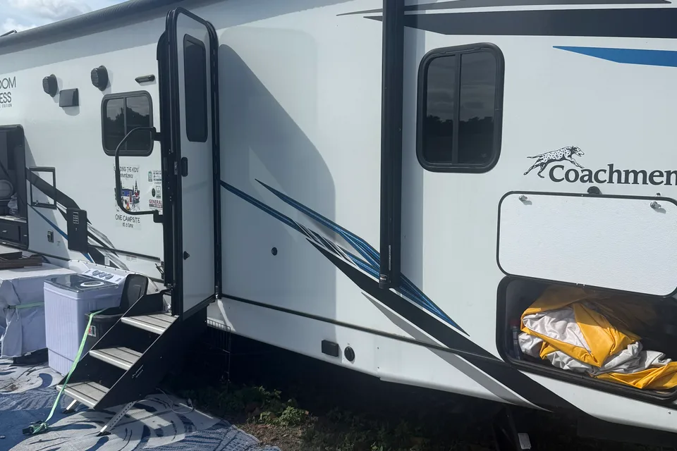 Eric's Freedom Express 252RBS Travel Trailer