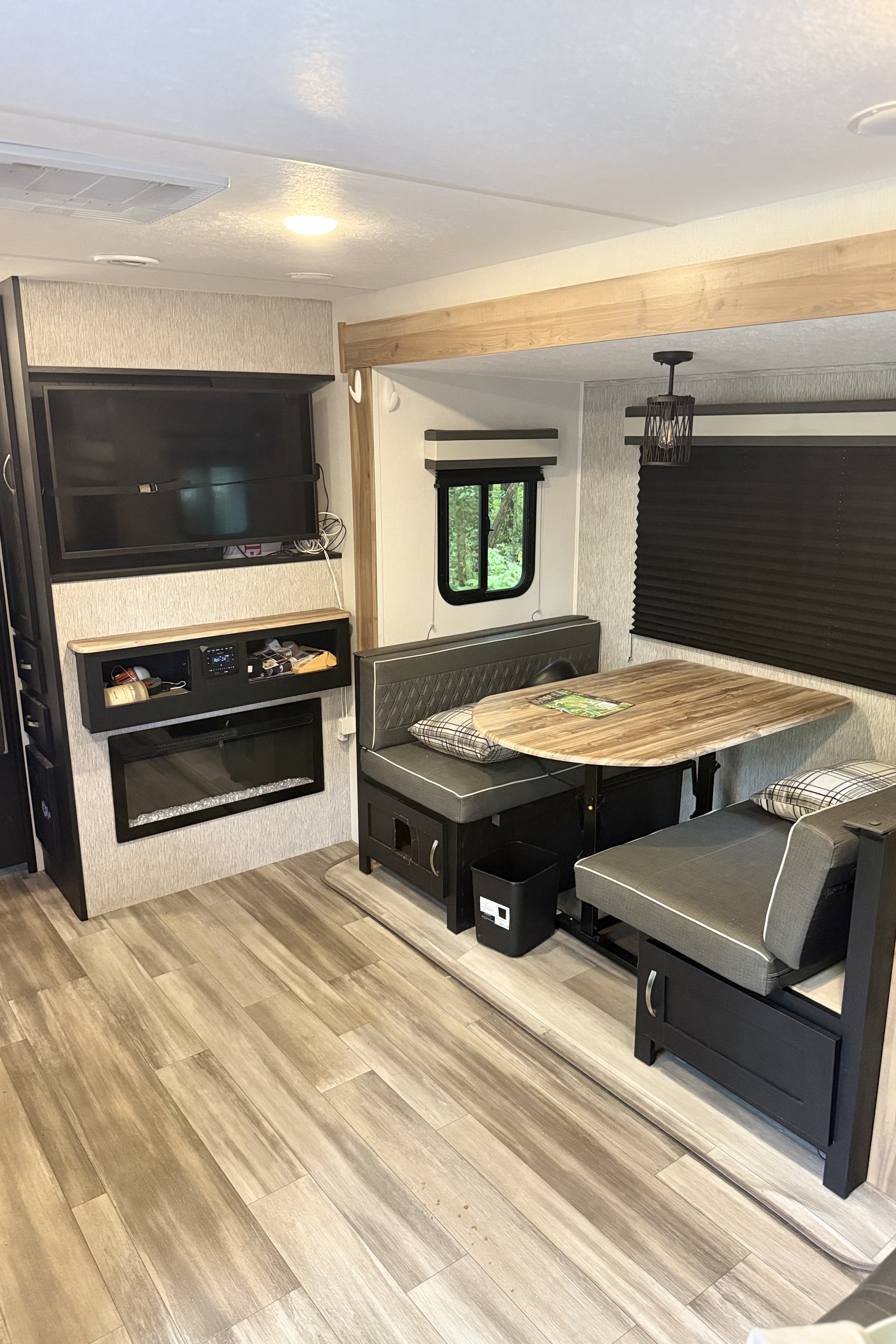 Eric's Freedom Express 252RBS Travel Trailer