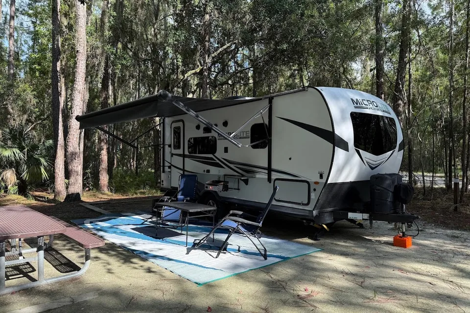The Wilderness Wagon Flagstaff Micro Lite 21FBRS