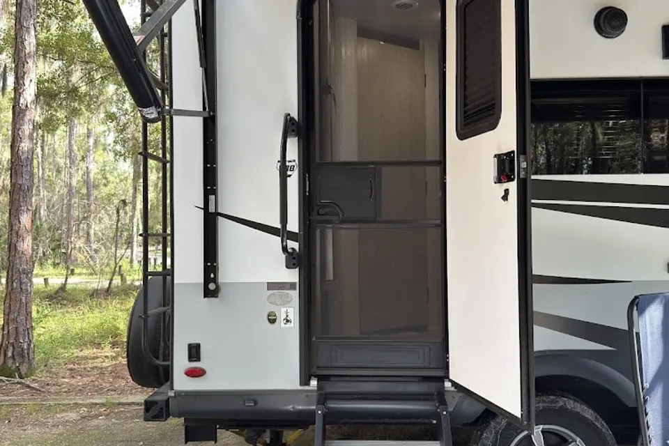 The Wilderness Wagon Flagstaff Micro Lite 21FBRS