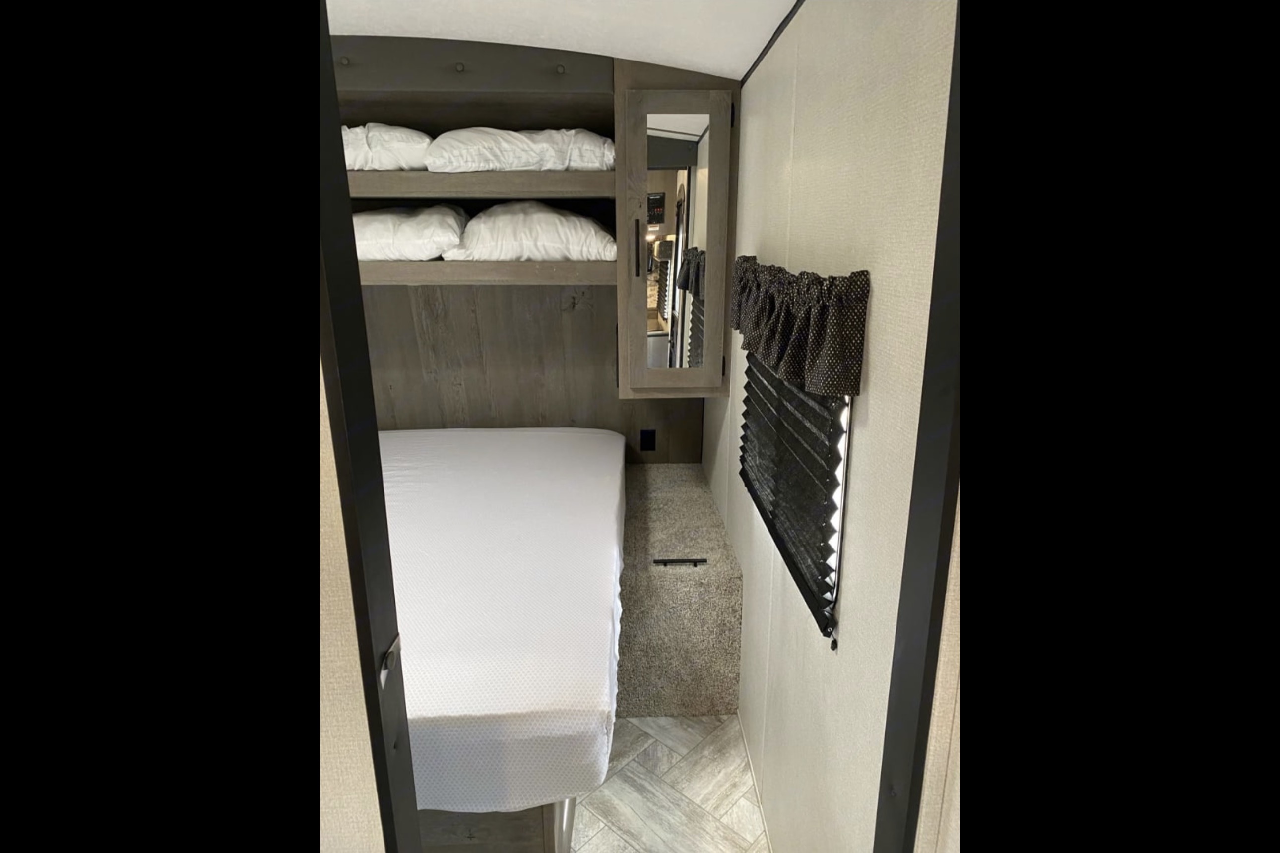 Thomas's Keystone SG260BH Travel Trailer