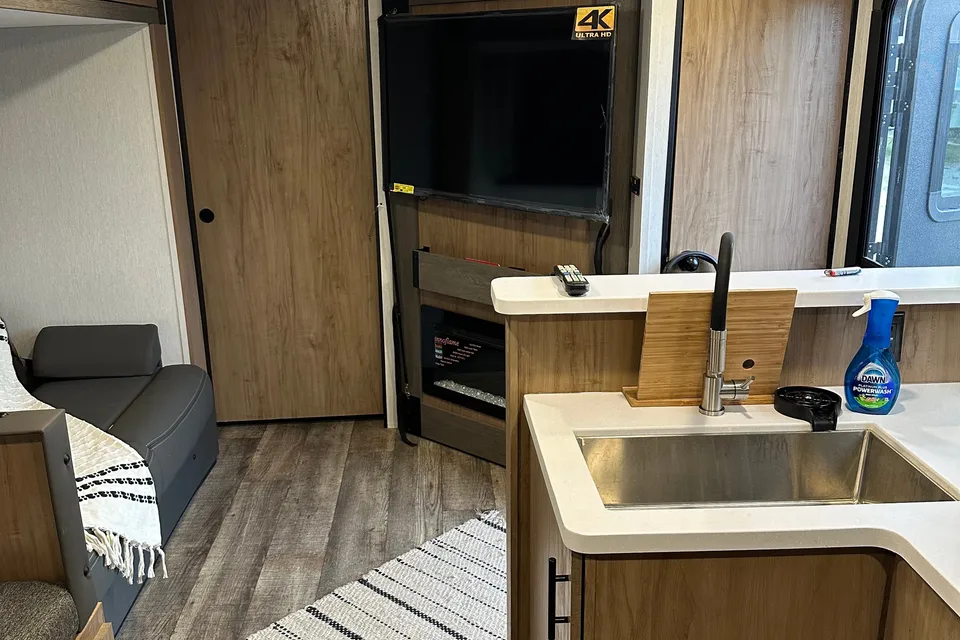 The Reserve Retreat – Sleeps 6, Family-Ready!”