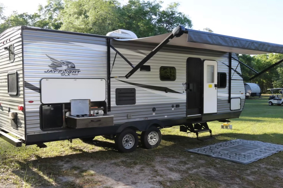 Gorgeous Jayco Flight SLX Travel Trailer
