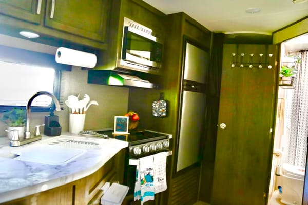 Gorgeous Jayco Flight SLX Travel Trailer