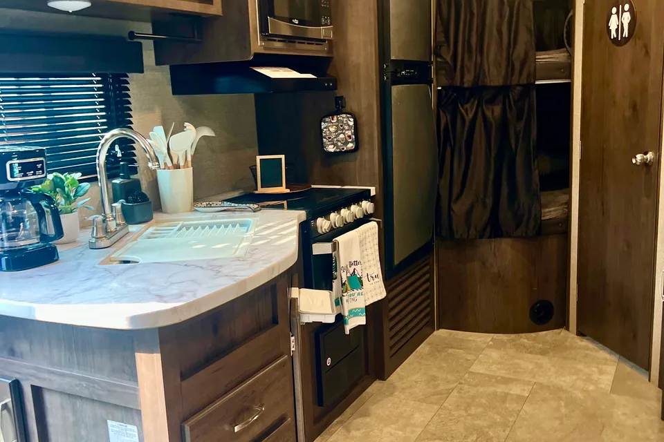 Gorgeous Jayco Flight SLX Travel Trailer