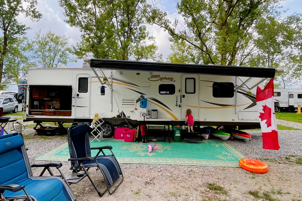 Home Away From Home Spree Connect 322BHS Travel Trailer