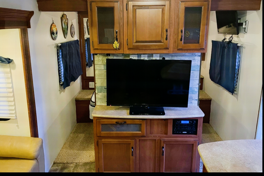 Home Away From Home Spree Connect 322BHS Travel Trailer