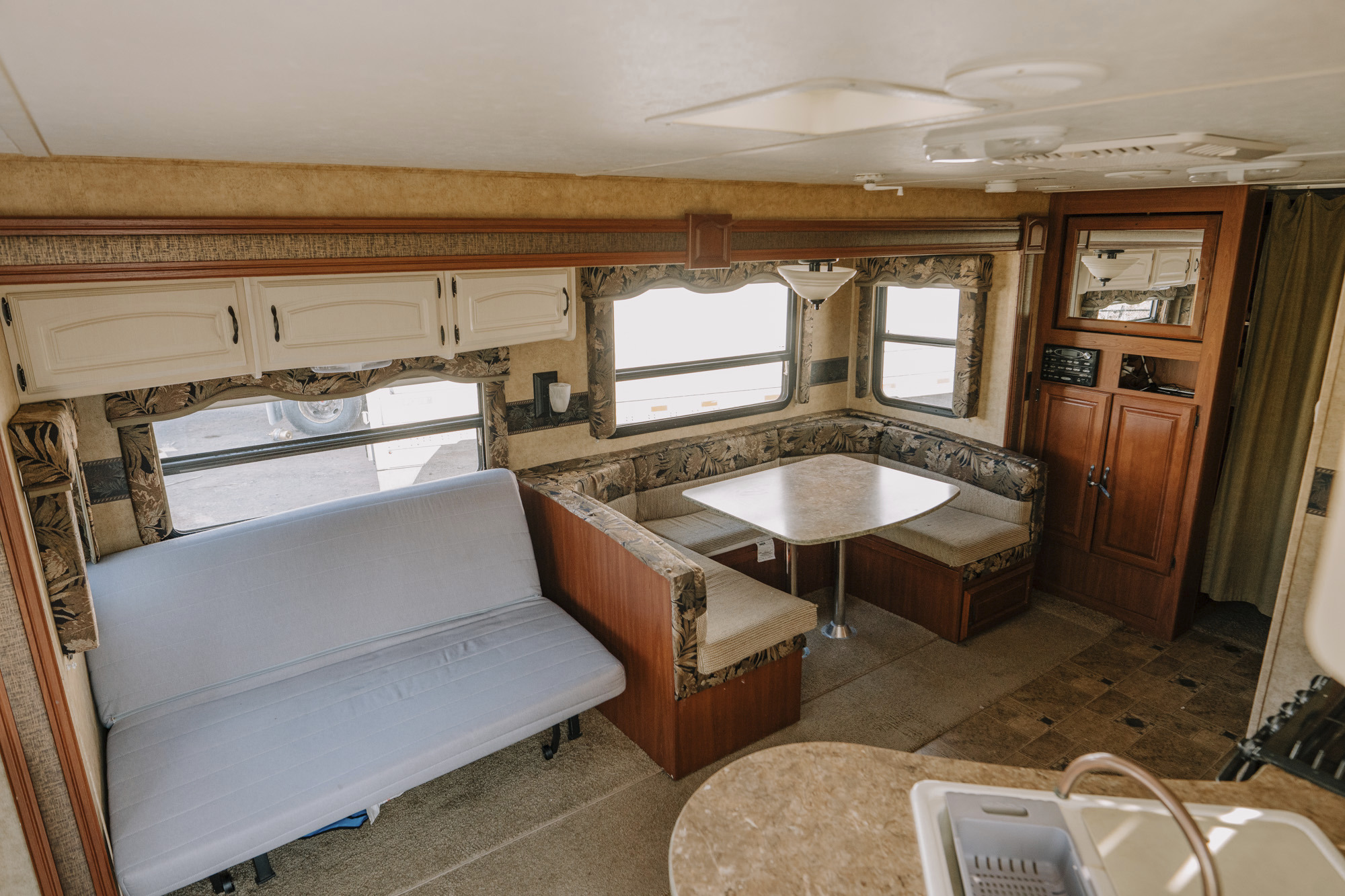 All Season Travel Trailer - 29ft Keystone Superlite Outback 268RL