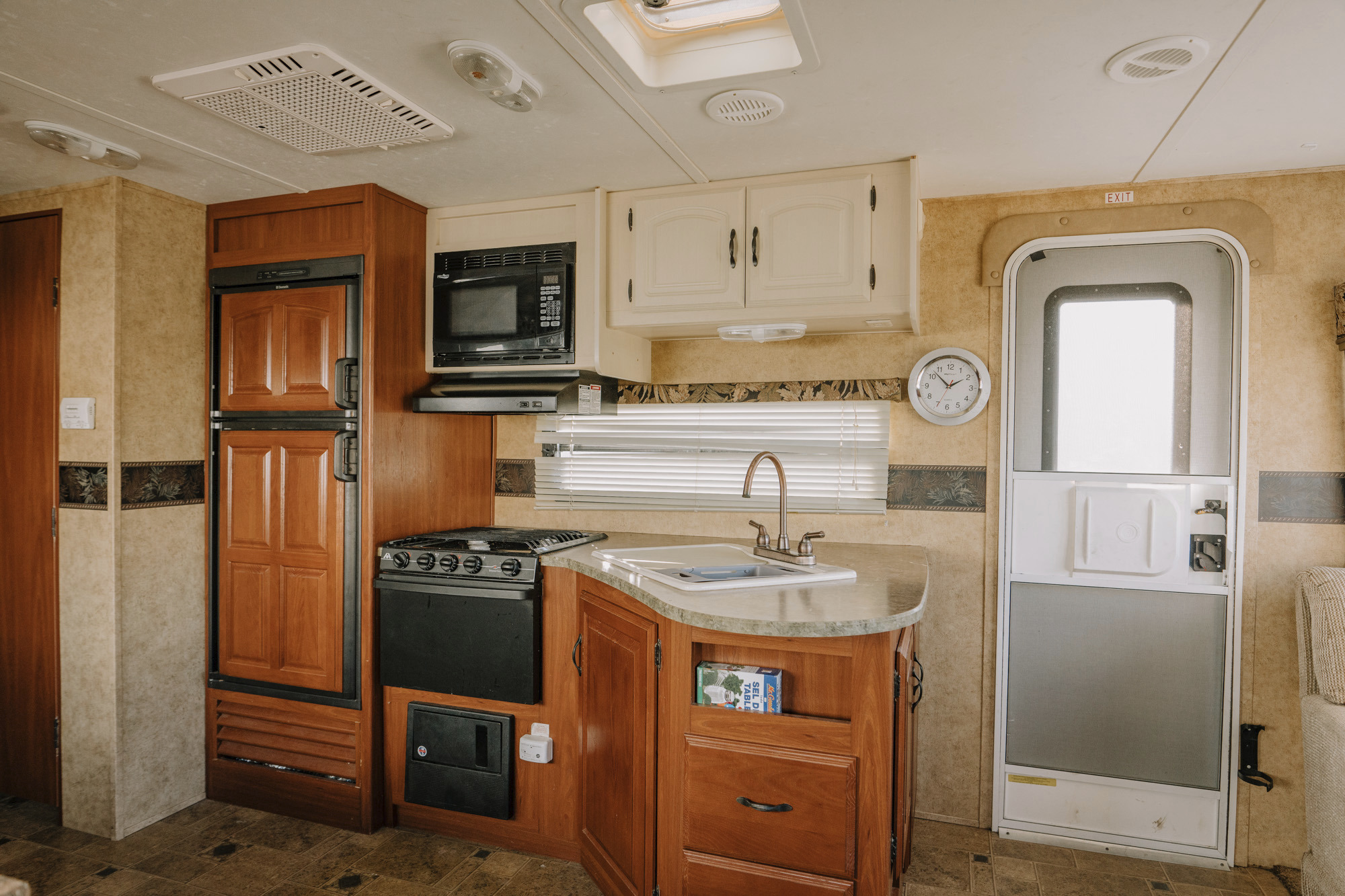 All Season Travel Trailer - 29ft Keystone Superlite Outback 268RL