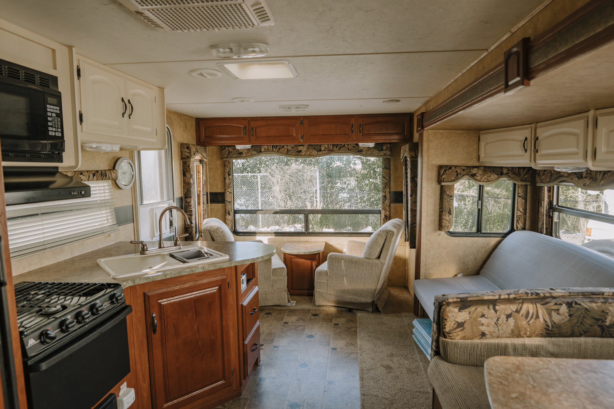 All Season Travel Trailer - 29ft Keystone Superlite Outback 268RL