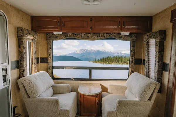 All Season Travel Trailer - 29ft Keystone Superlite Outback 268RL