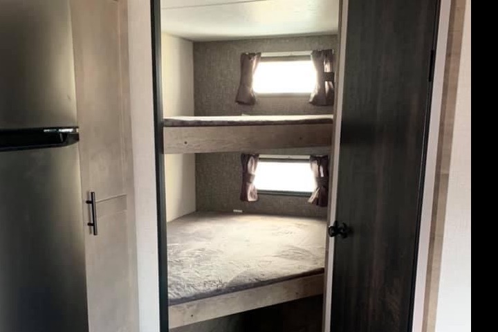 HORN’S HIDEAWAY KZ Connect SE Travel Trailer