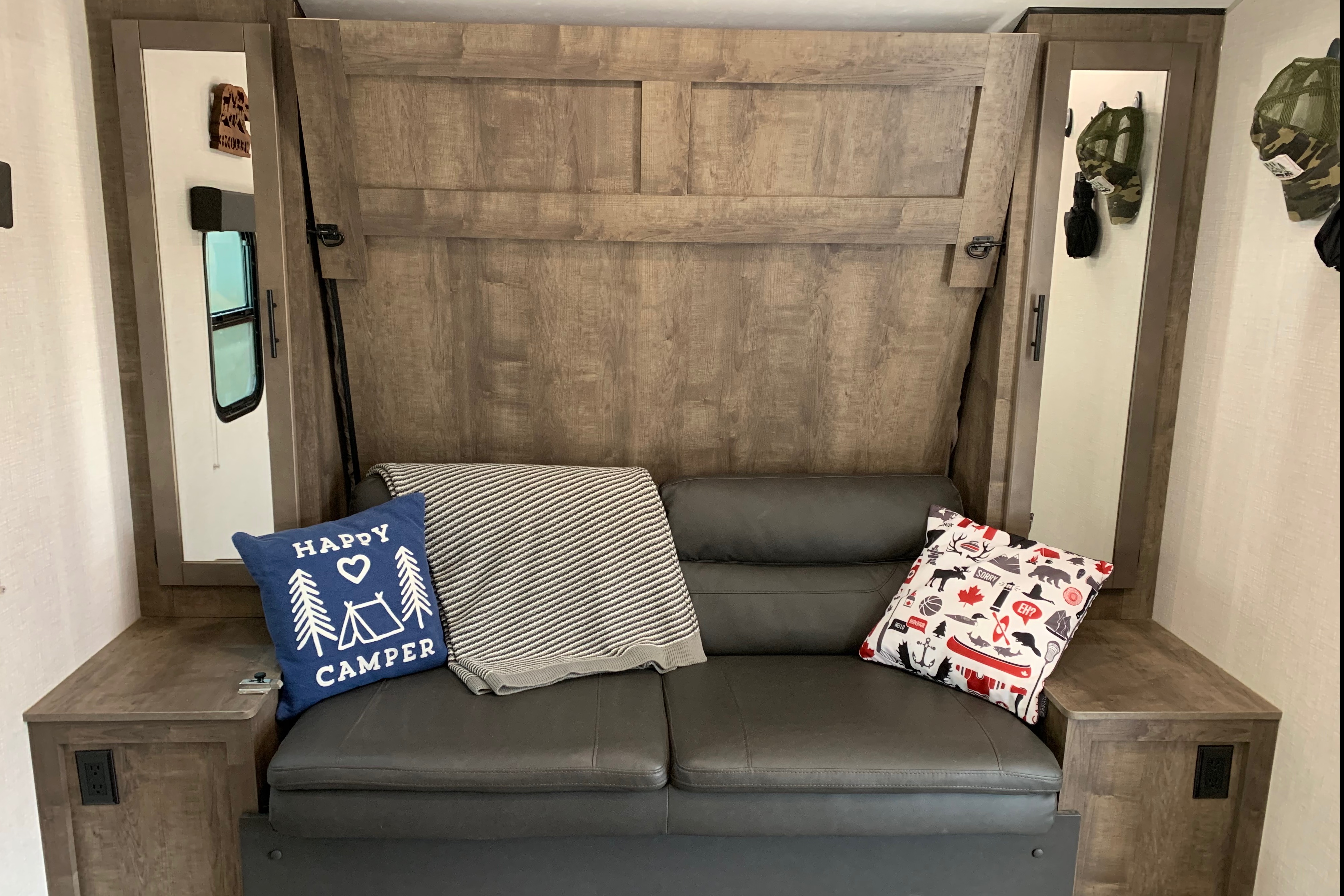 HORN’S HIDEAWAY KZ Connect SE Travel Trailer