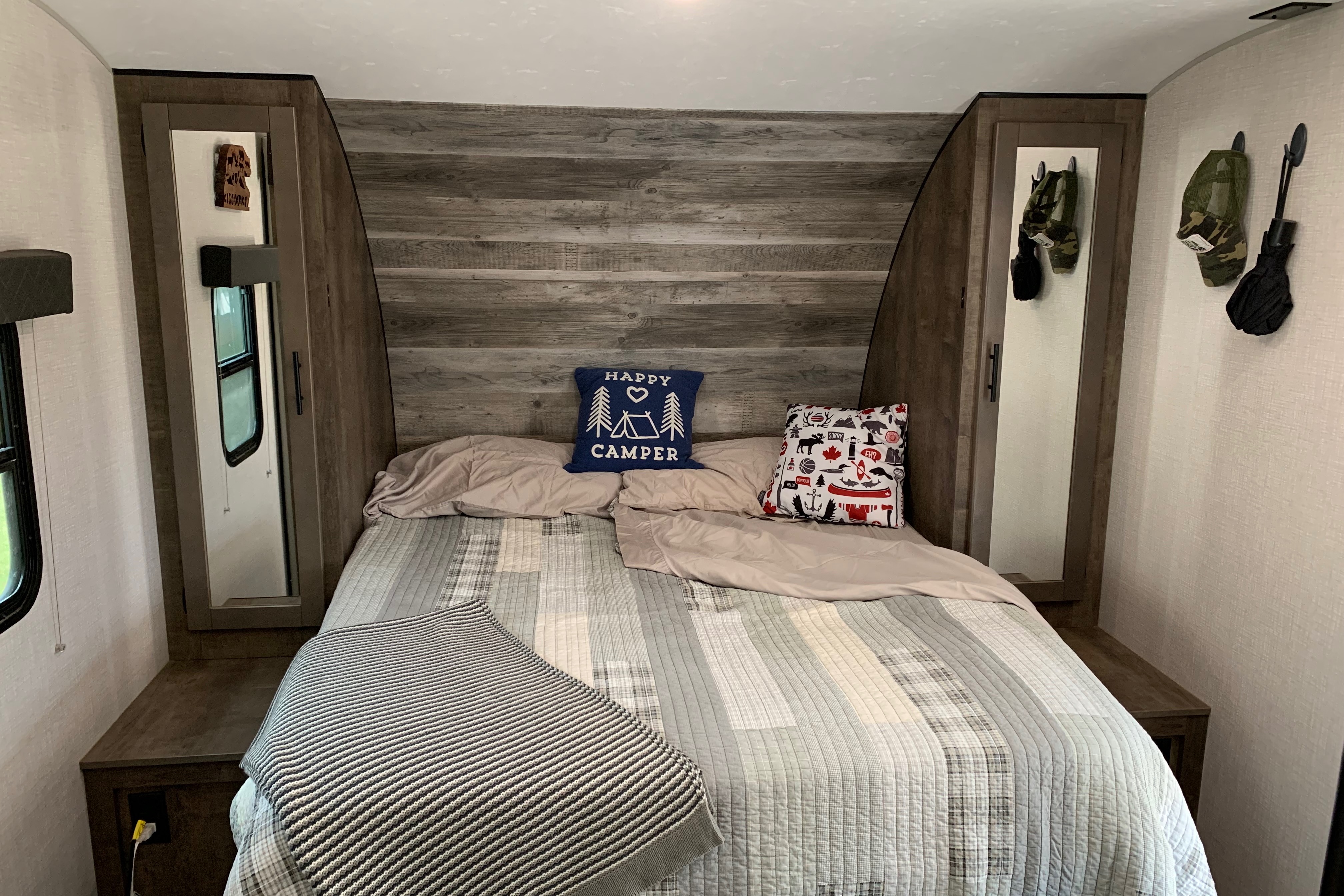 HORN’S HIDEAWAY KZ Connect SE Travel Trailer