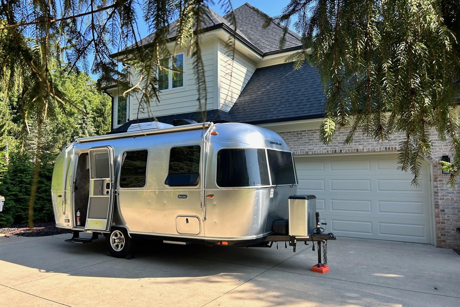 Magnolia 3 Airstream 22ft Bambi Sport **FULLY LOADED**