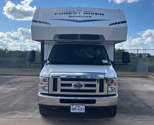NEW 2025* CLASS C* 31 FT* Tons of amenities included!