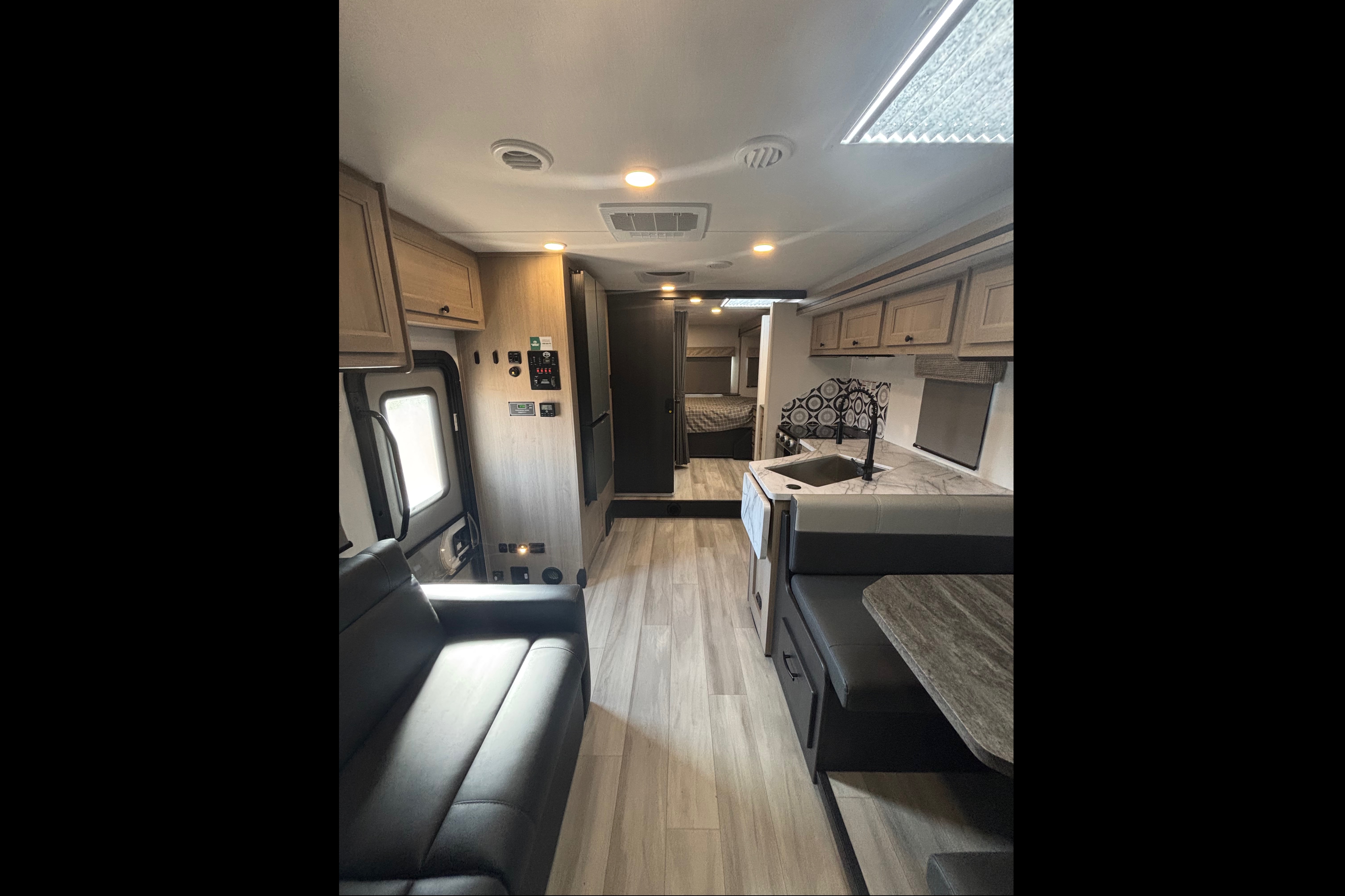 NEW 2025* CLASS C* 31 FT* Tons of amenities included!