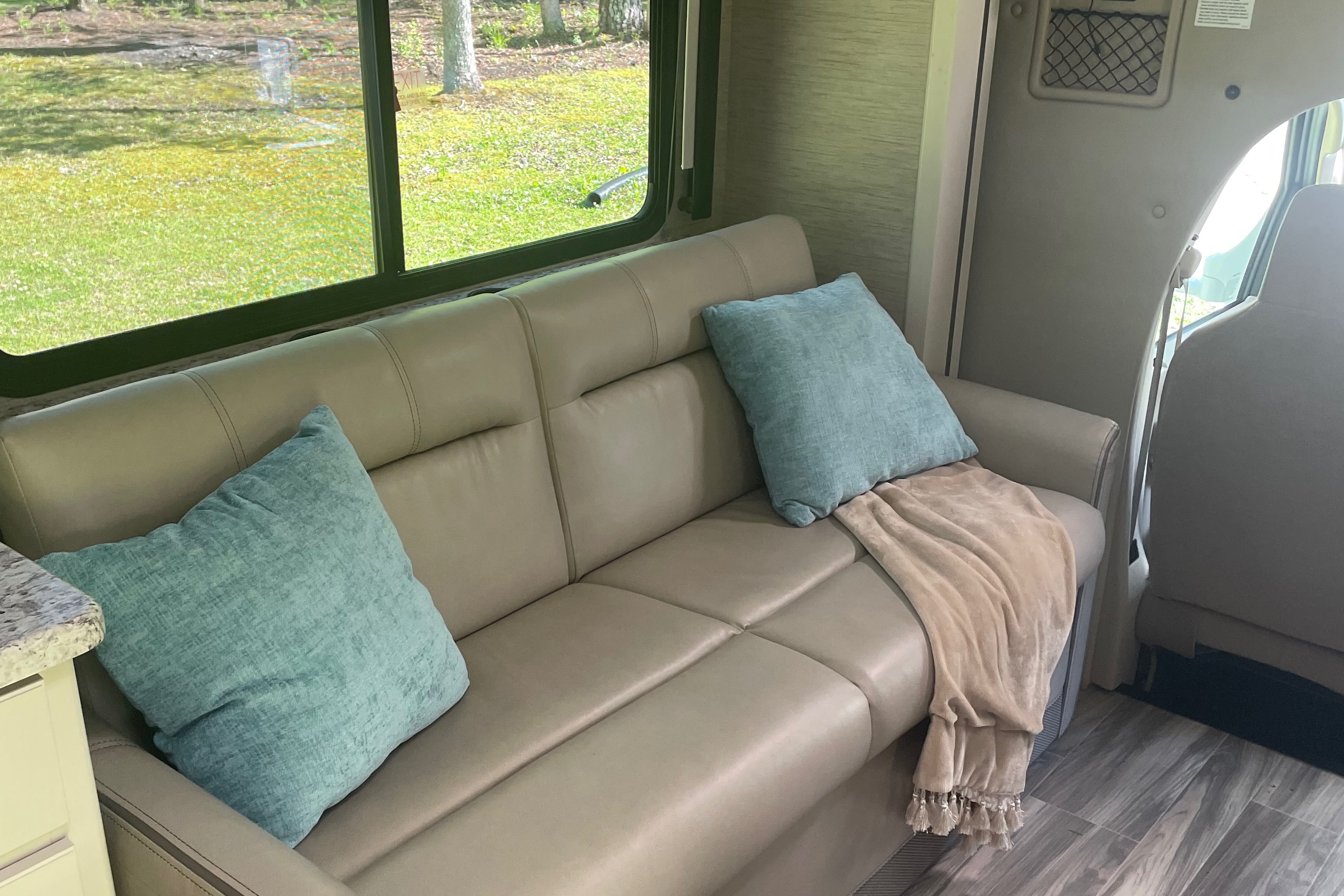 The Rosen”s  Thor Motor Coach Freedom Elite Class C