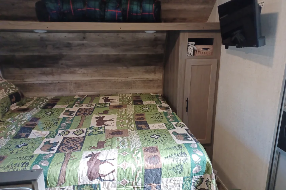 Gulf Stream- Trailmaster 199DD Travel Trailer - "Evergreen" 