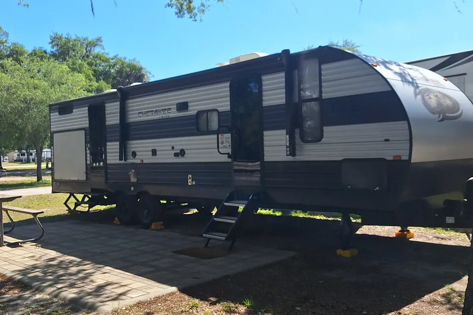 "Ellie Mae"  BUNK ROOM! Full outside Kitchen