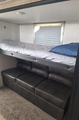 "Ellie Mae" BUNK ROOM! Full outside Kitchen